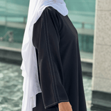 abaya coupe droite noire, simple, mastour élégante, femme musulmane, abaya Dubai, abaya uae, essentiel
