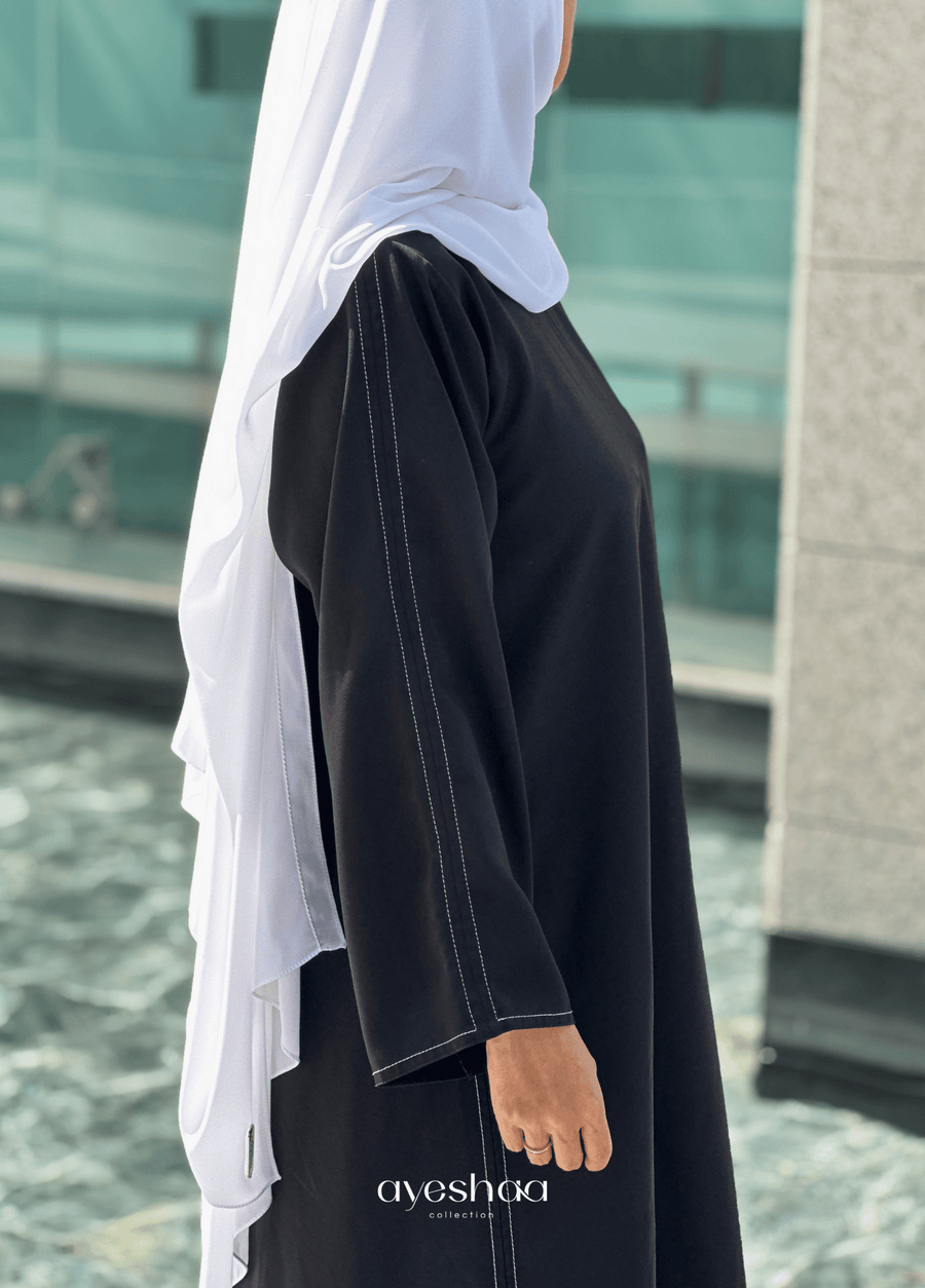 abaya coupe droite noire, simple, mastour élégante, femme musulmane, abaya Dubai, abaya uae, essentiel