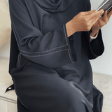 abaya coupe droite noire, simple, mastour élégante, femme musulmane abaya Dubai, abaya uae 