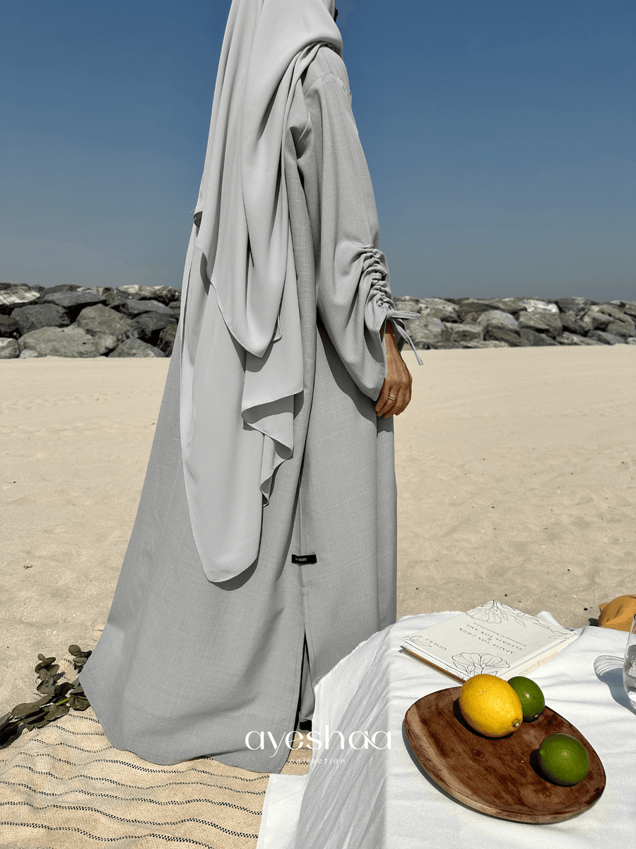 abaya bleu, abaya grise abaya Dubai, hijab bleu, hijab line, abaya papillon, abaya lin, abaya dubai, abaya été, jennah boutique, classy mastour, master, abaya moderne, abaya petite taille, abaya grande taille