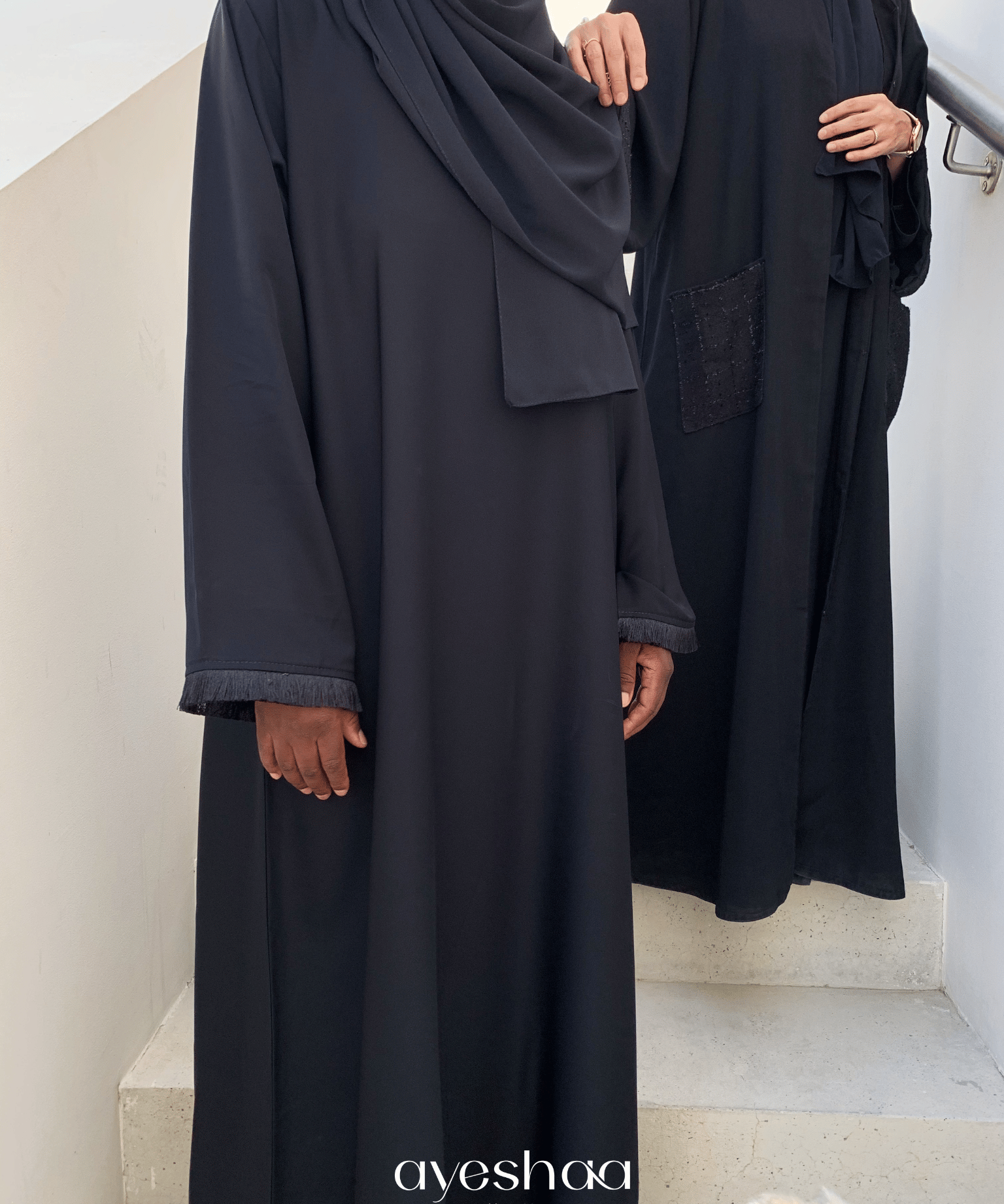 Abaya noire, abaya simple, abaya allaitement, abaya zip, abaya droite, abaya mastour, femme musulmane, abaya dubai, abaya faraasha, abaya jennah boutique, abaya ayeshaa collection