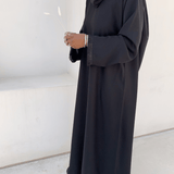 Abaya noire, abaya simple, abaya allaitement, abaya zip, abaya droite, abaya mastour, femme musulmane, abaya dubai, abaya faraasha, abaya jennah boutique, abaya ayeshaa collection