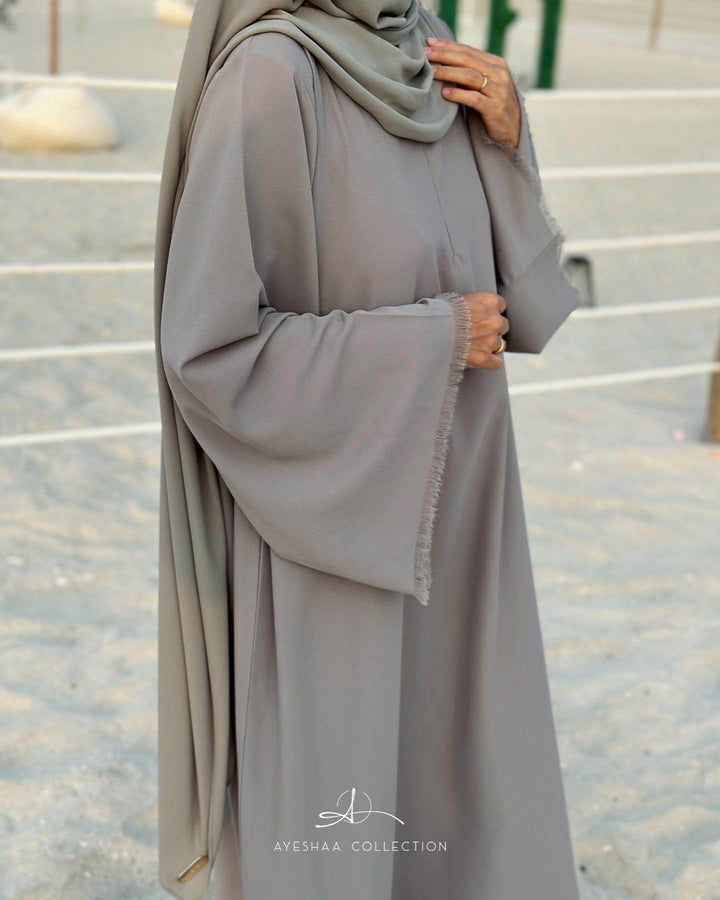 abaya grise, abaya verte, abaya simple, abaya design, abaya dubai, abaya allaitement, abaya mastour, hijab pae, hijab nude, hijab maxi, soie de medine, jersey, femme musulmane, tote bag, modesty