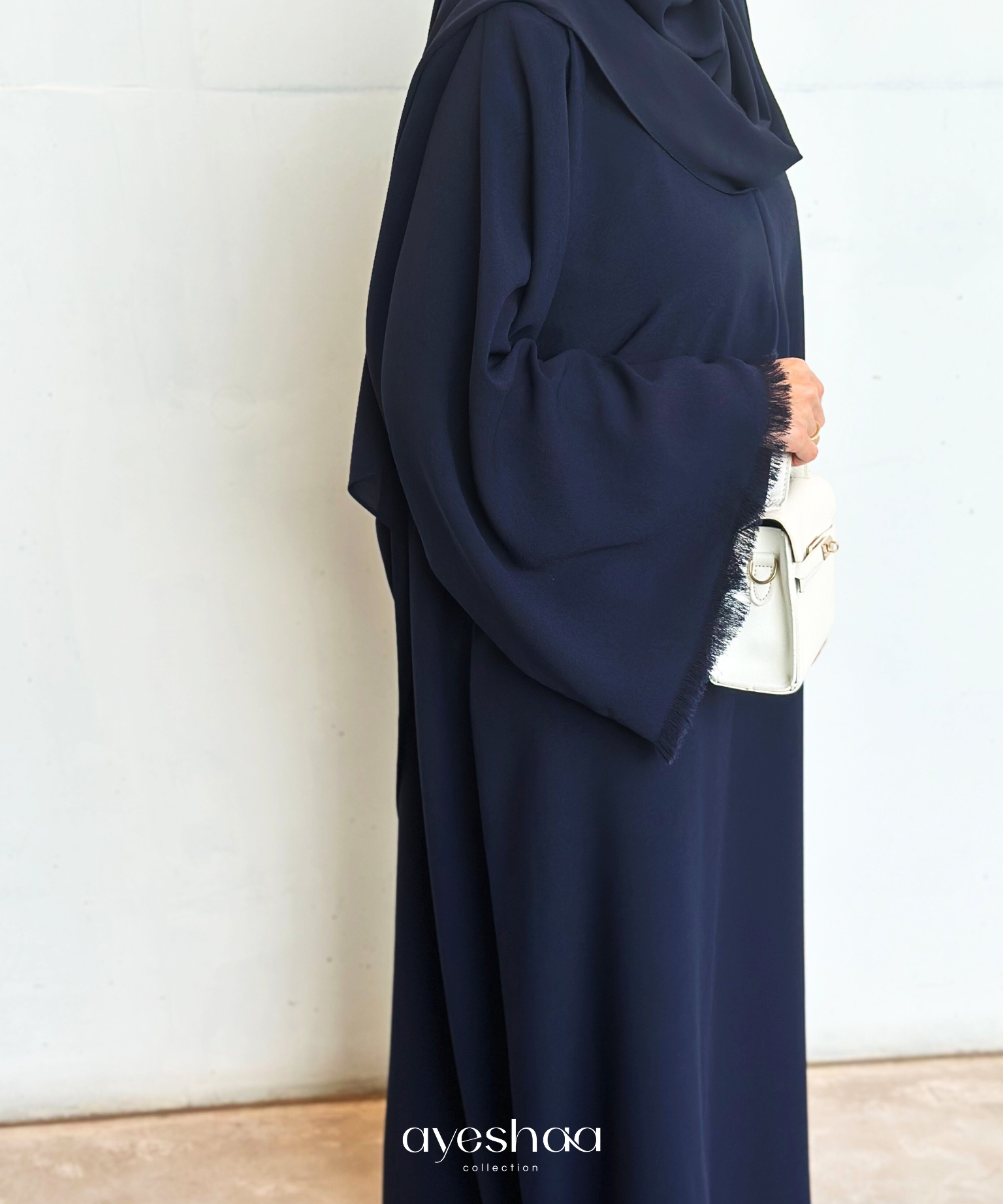 Abaya navy,abaya bleue nuit, abaya black, abaya creation, abaya designer, abaya Dubai,abaya France, abaya simple,hijab bleu nuit, hijab noir