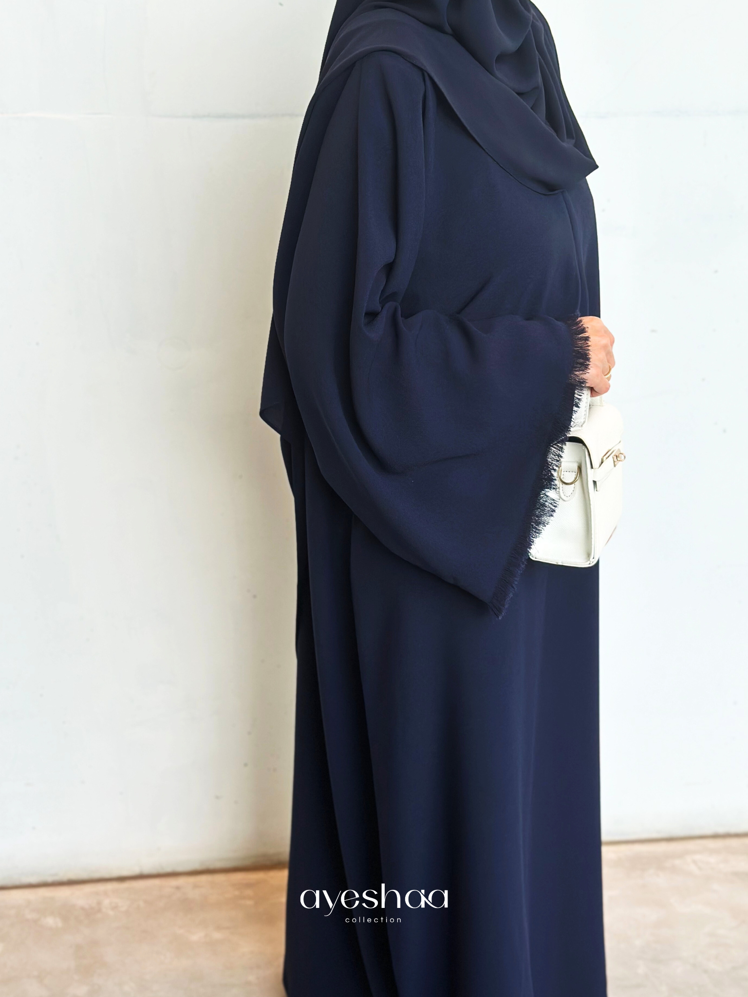 Abaya navy,abaya bleue nuit, abaya black, abaya creation, abaya designer, abaya Dubai,abaya France, abaya simple,hijab bleu nuit, hijab noir