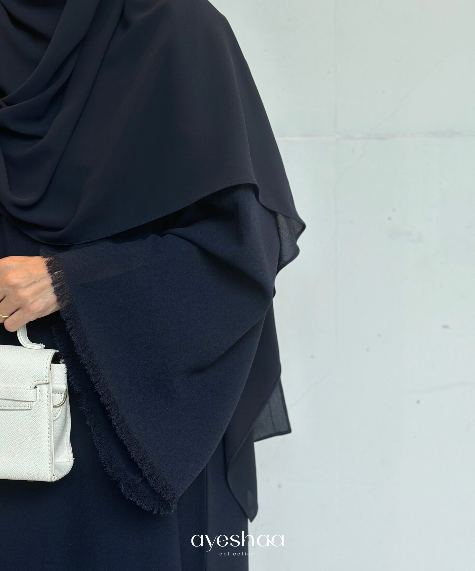 Abaya navy,abaya bleue nuit, abaya black, abaya creation, abaya designer, abaya Dubai,abaya France, abaya simple,hijab bleu nuit, hijab noir