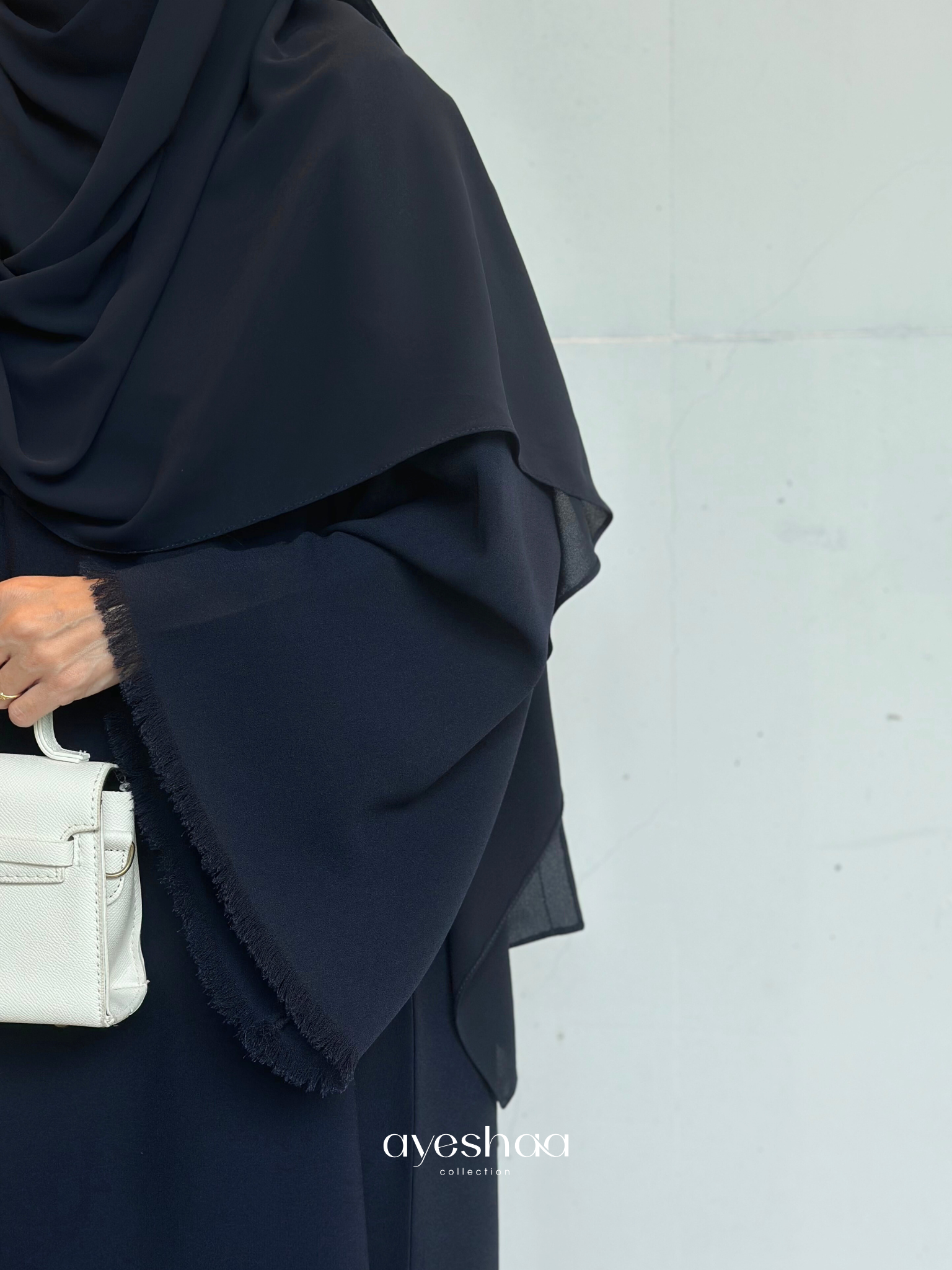 Abaya navy,abaya bleue nuit, abaya black, abaya creation, abaya designer, abaya Dubai,abaya France, abaya simple,hijab bleu nuit, hijab noir