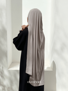 Hijab beige, khimar beige, pae beige, hijab prêt a enfiler beige, mastour, hijab line, hijab mousseline, grès, hijab soie de medine beige, hijab jazz, sedef