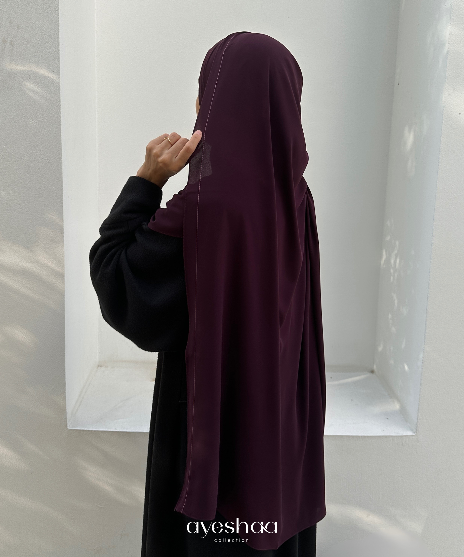 hijab violet, hijab line, hijab soie de medine marron, hijab mousseline violet, khimar marron, soie marron, hiajb carré marron, femme musulmane, mastour, bamboo hijab