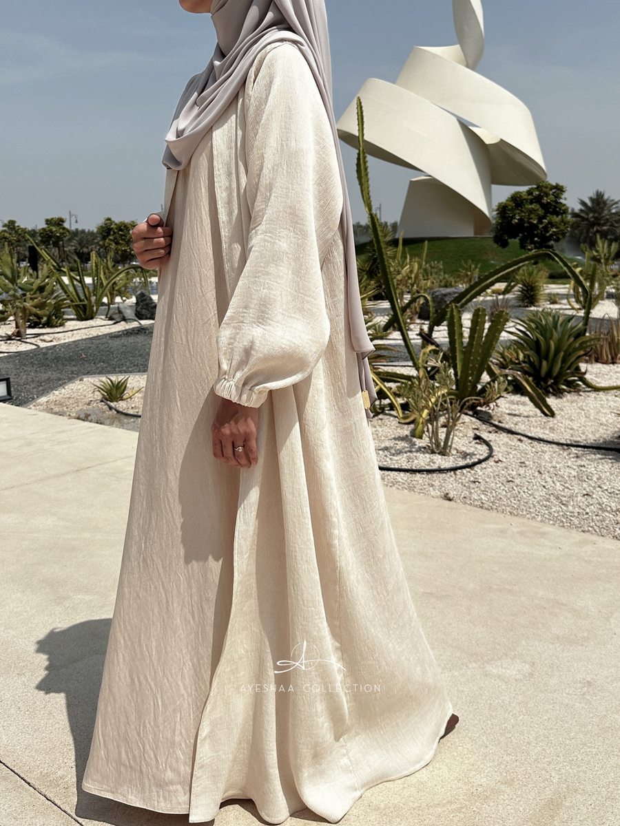 Abaya beige, abaya blanche, set aamra, faraasha, jennah boutique, femme musulmane, modest fashion, abaya simple